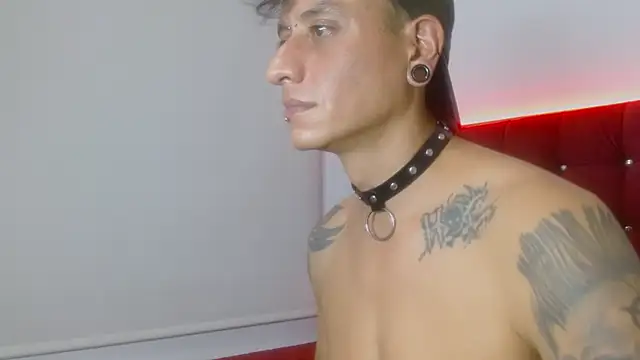 SkinnyDevil12 webcam