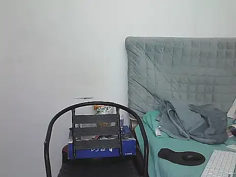 AlphaLatinoBear webcam