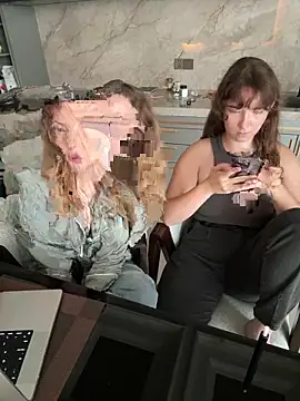 Nura_n_Sarah live sex cam