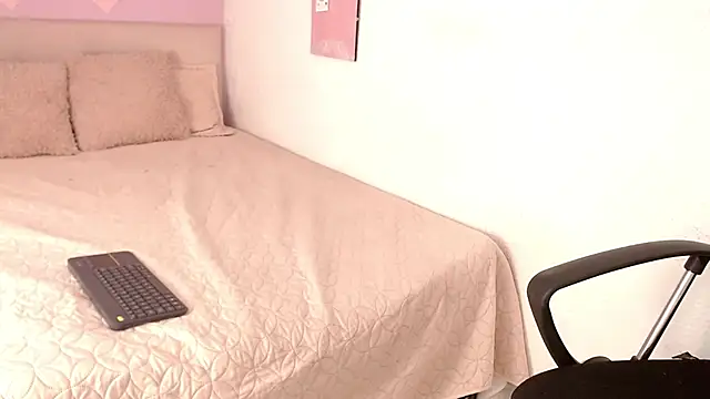 Pamela_Delkos webcam