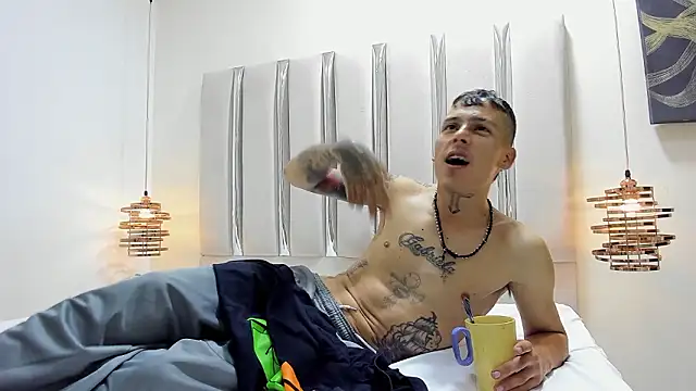 ethan_wolfe - Ethan_Wolfe's free webcam - UK Sex Cams