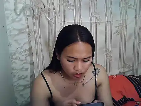 BestCausinEVER2324 webcam