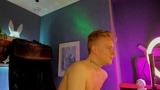 AlexxSweet webcam