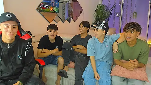 Houseofwarrios webcam