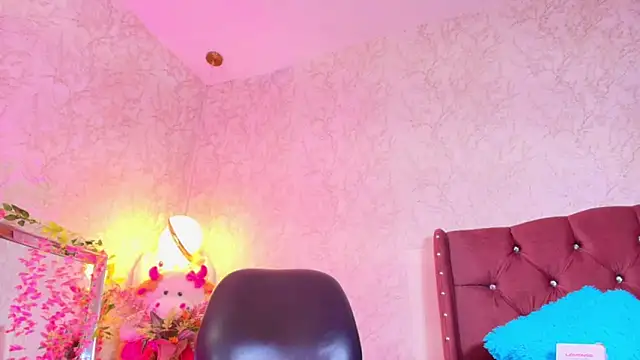 NicolleTaylor webcam