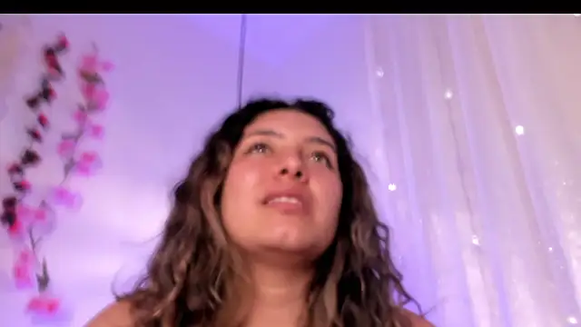 Valerysweet11 webcam