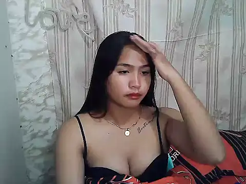 BestCausinEVER2324 webcam