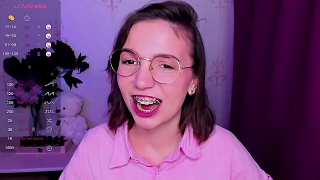 KindHazelHere_ webcam