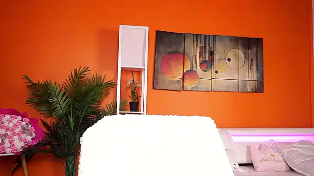 LovingBlondie webcam