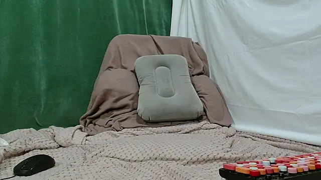 Luckyalice_4u webcam