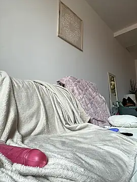 Webcam Model (lyajoliee)  is live.Free join now!