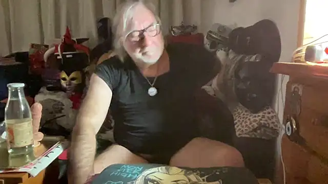 EroticVenetian webcam