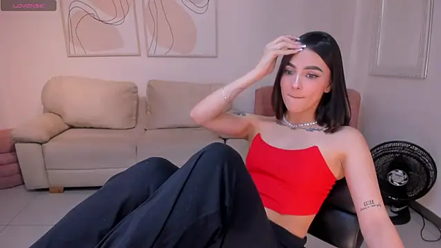 CarolineEvans_x webcam