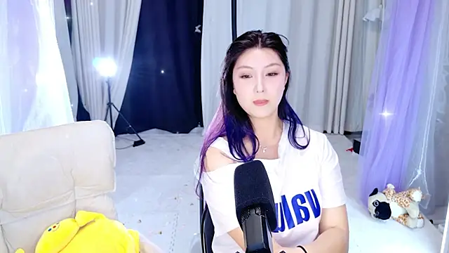 Dancer_Lucky-Nini webcam