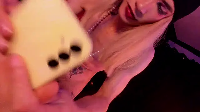 PervertedMissCloe webcam