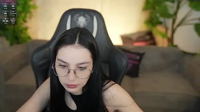 mila_rose054 - Mila_Rose054's free webcam - UK Sex Cams