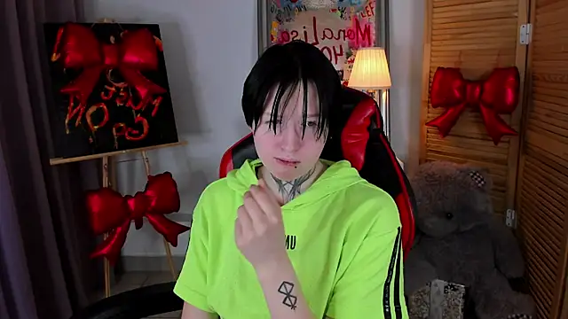 BakugoKatsuki webcam