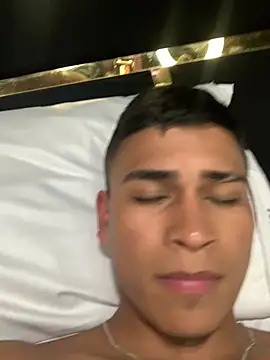 Emiliano_Reyes webcam