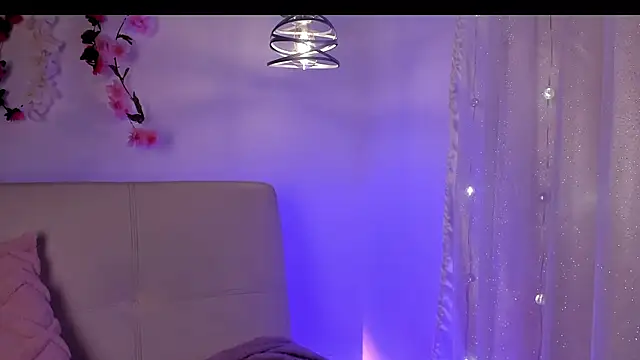 Valerysweet11 webcam