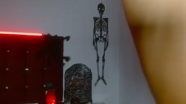 SkinnyDevil12 webcam