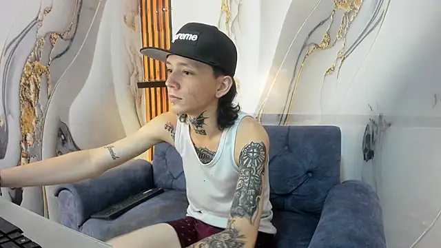 StraightBoy_Nick webcam