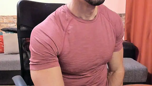 HotHunkTrainer live sex cam