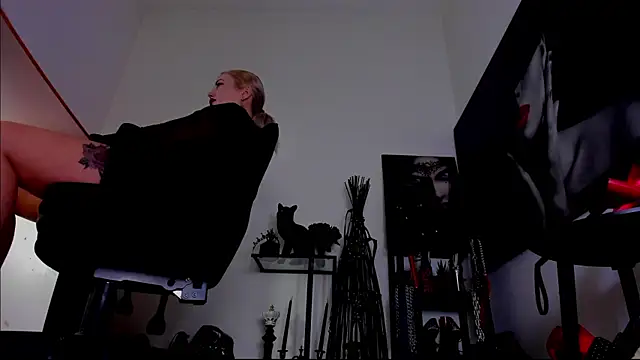 MistressDemi webcam
