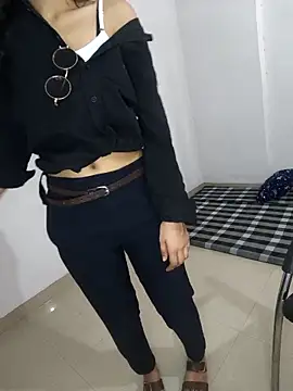 tanzum_khan3202 (F young) - BUY A NEW LEPTOP 💵