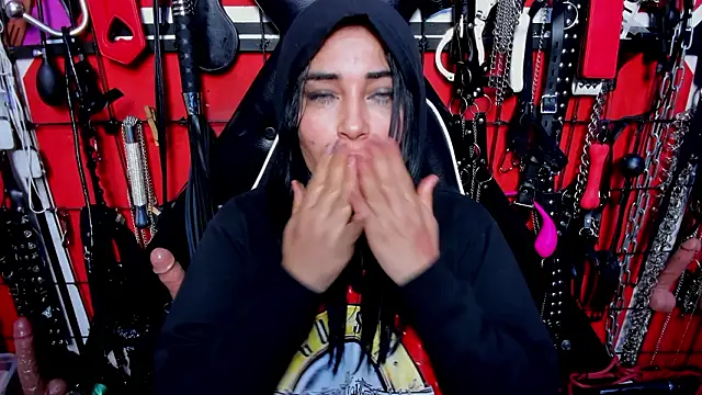 sadistic_aradia webcam