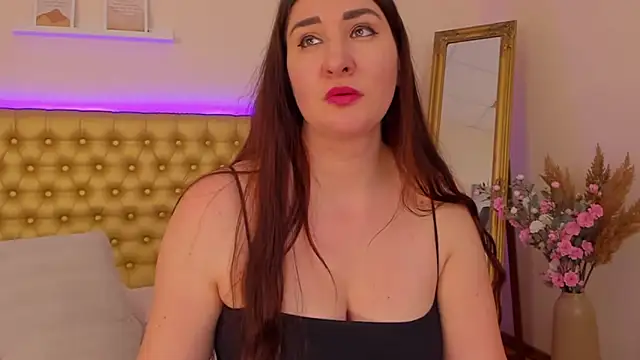 trishadarks - TrishaDarks's free webcam