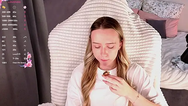 hollisbeckett - HollisBeckett's free webcam