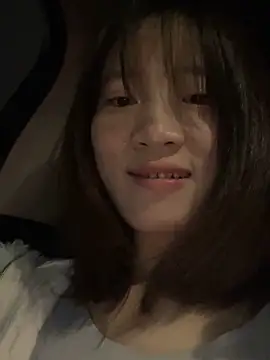 美女littleqiu在线直播