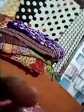 bhabi_open_nshow webcam