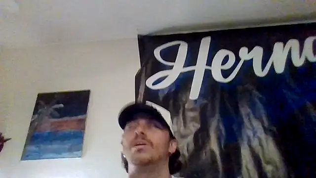 Tallhungandcloudy webcam