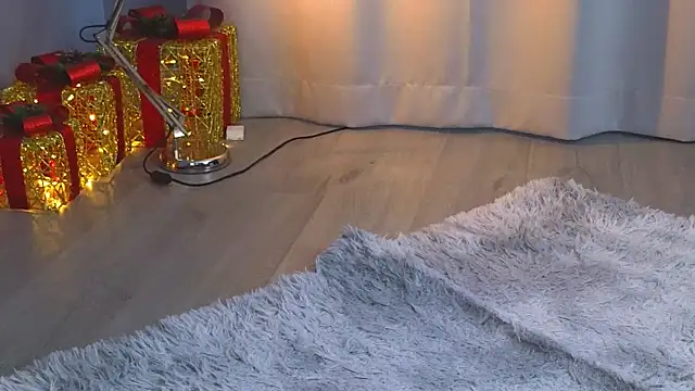 lorettagladman (F young) - water on my tits