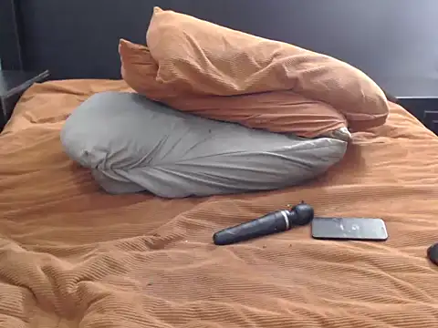 XHotJuicyBootyXX webcam