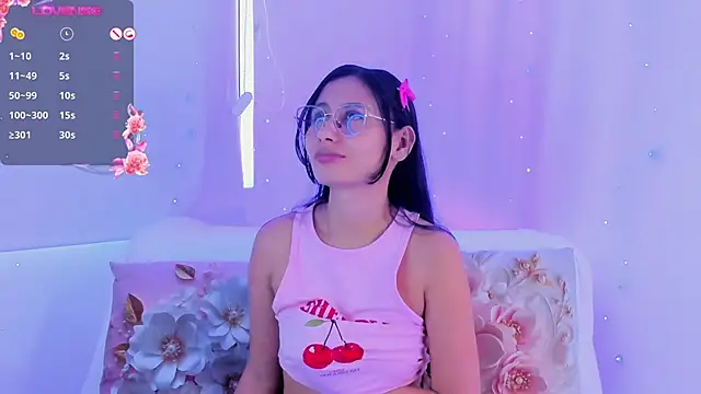 NayeCloud live sex cam