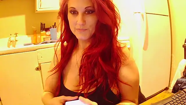 busyb1983 - BusyB1983's free webcam