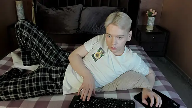 je_salvatore - Je_Salvatore's free webcam