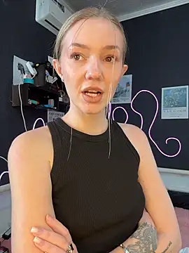 Webcam Model (MilaMoone)  is live.Free join now!