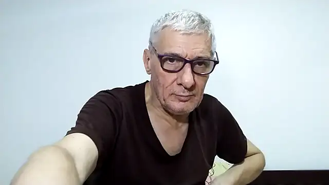 BIGUNCUTHARDCOCK webcam