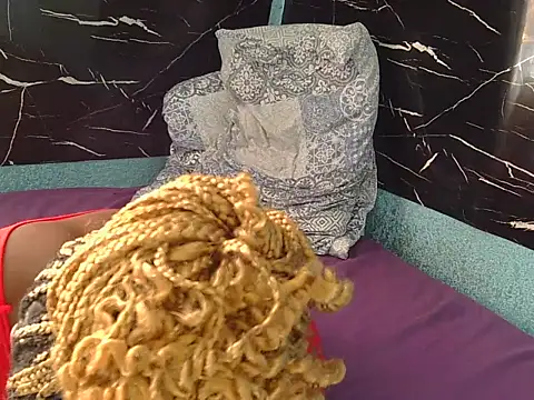 MamaWithBoobs webcam