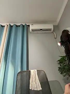 美女Yiyi-707在线直播