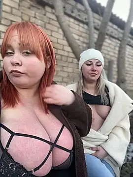 SweetCuteGirls1023 from StripChat is Freechat