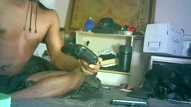 ON3YOULLN3VER_FIR3 webcam