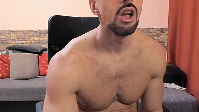 hothunktrainer - HotHunkTrainer's free webcam - UK Sex Cams