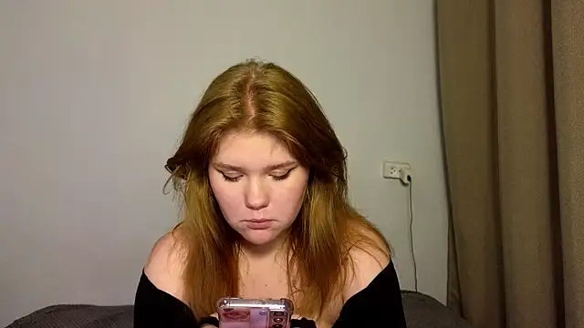 LaseyMoon live sex cam