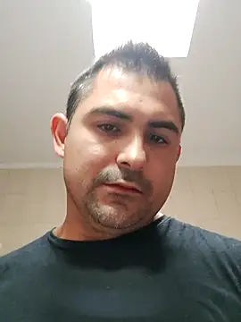 bradd_32 (M young) - HANDJOB+CUMSHOT CLOSE UP