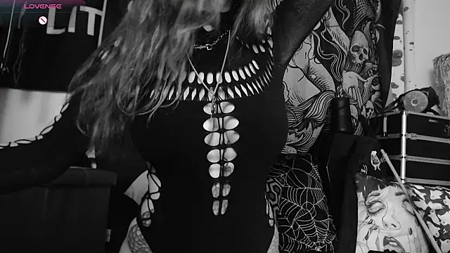 Silentmary live sex cam