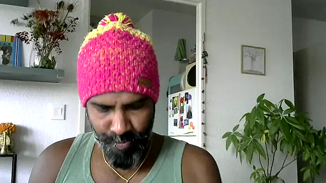 frenchblackc31 webcam